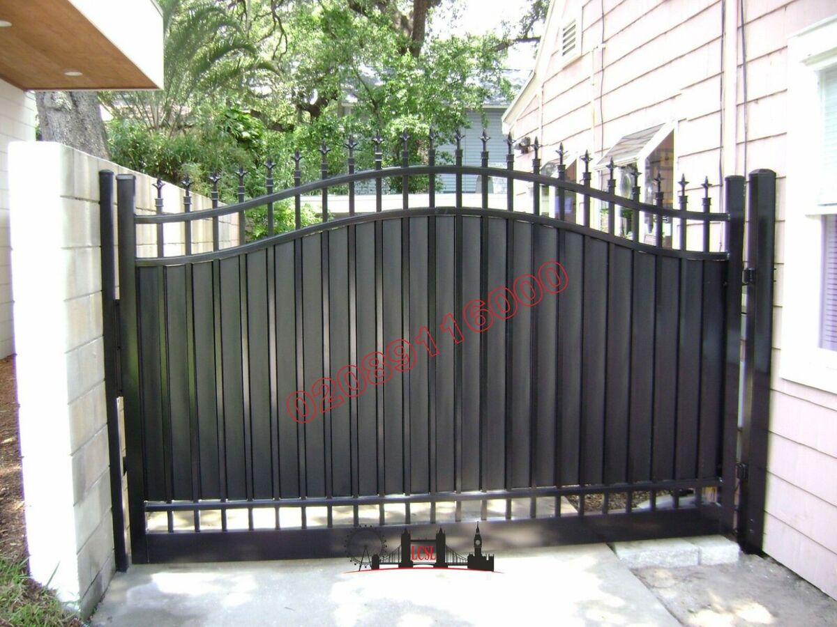 NEW WROUGHT IRON DRIVEWAY GATES / METAL GATES / FRONT