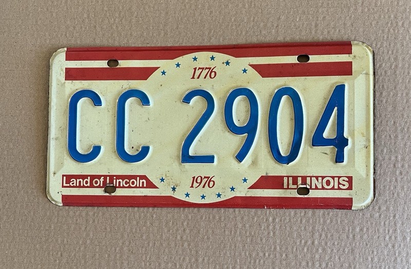 1976 Illinois Bicentennial License Plate Land of Lincoln CC 2904