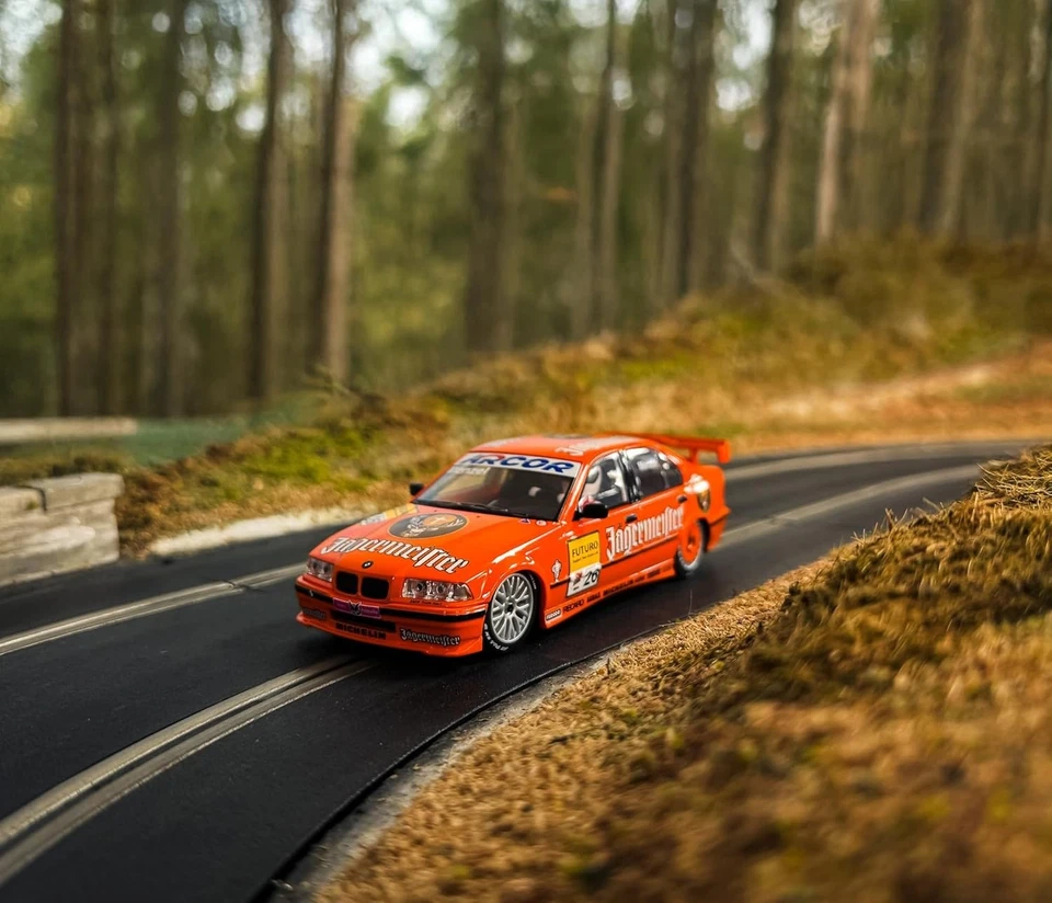 Scalextric C4624 BMW E36 320i - STW 1996 - Jagermeister Foto 4 de 4