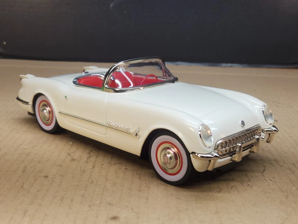 Chevy Corvette 1953 convertible años cincuenta blanco hecho en Japón estaño fricción 9,75" Foto 3 de 4