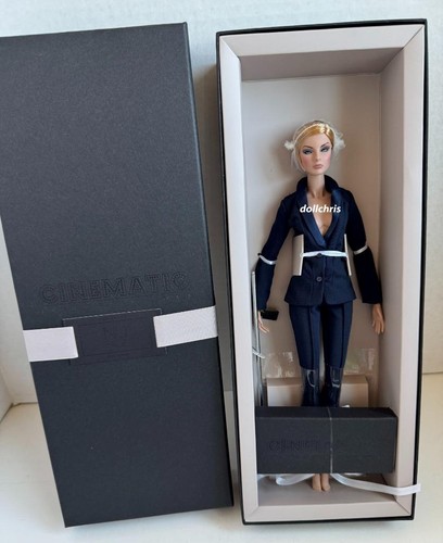 Perfectly Suited Giselle Doll 2015 Integrity Convention NRFB Fashion Royalty - Picture 3 of 6