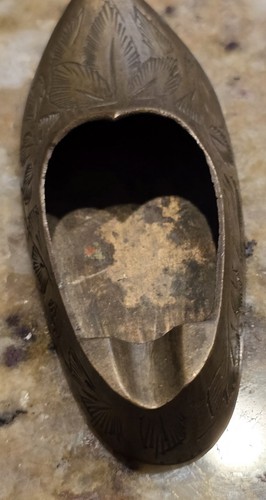 3½" Vintage Carved Brass Shoe Ashtray From Orld Gift India Single Ashtray - Picture 3 of 8