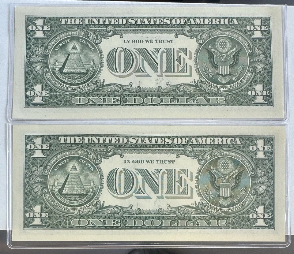 Uncirculated 2007  Two $1 Bills *** Lucky 777 ‘s*** Consecutive Serial Numbers - Image 2 of 2