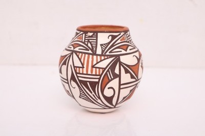 VTG Zuni Pueblo Heart-line Deer Pottery Jar Figural Pot Pictorial