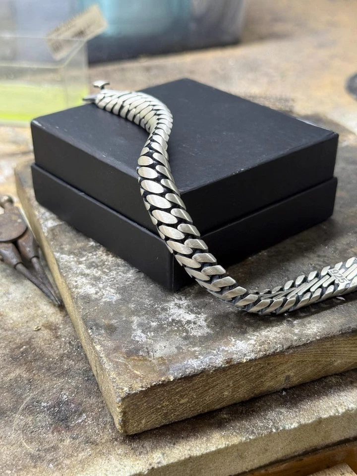 Pulsera de eslabones de cadena gourmet de plata de ley 925, pulsera de cadena de bordillo de 10 mm Foto 4 de 4