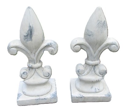 2x Fleur de Lis Skulptur Figur Gartendeko Lilie Weiß Zement Landhausstil 32cm