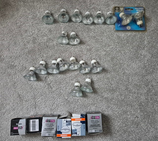 Box of GU10 Halogen bulbs used and new 35 50 watts.