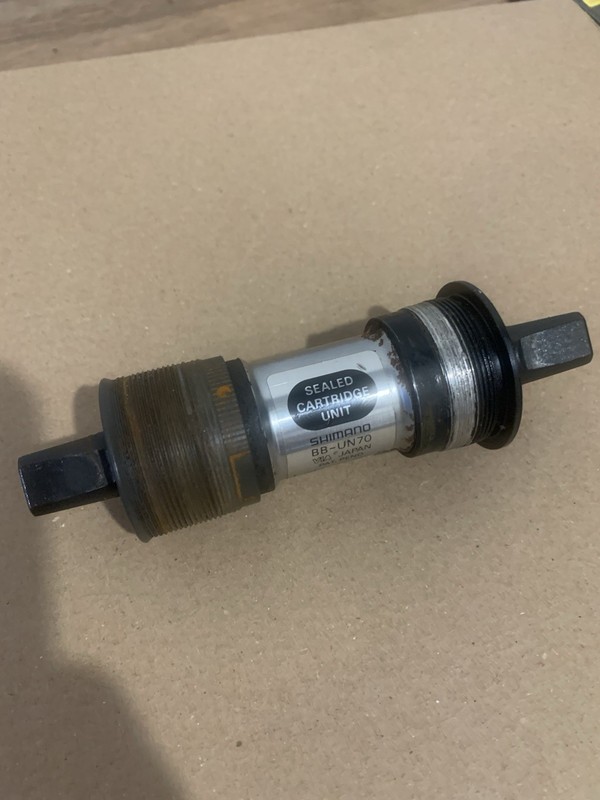Shimano Un70 Bottom Bracket XT 126mm Axle Damaged Threads