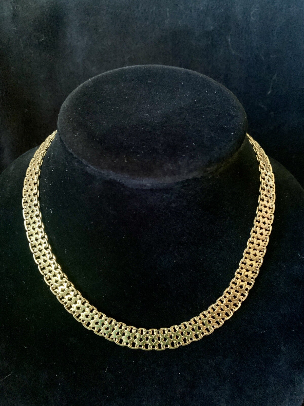 Signed Monet Necklace Wide Interlocking Gold Tone… - image 1