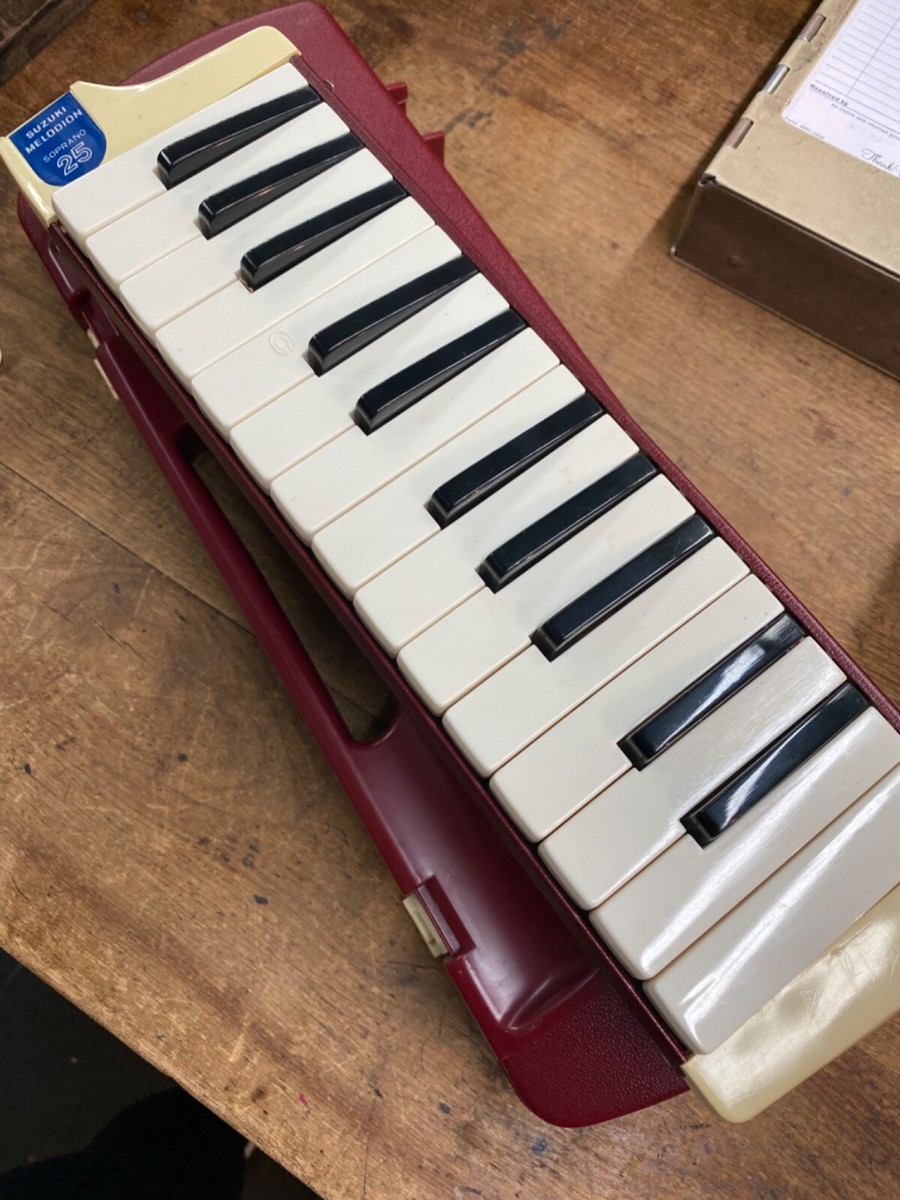 Suzuki Melodion Soprano 25 with Case and Mouthpiece | eBay