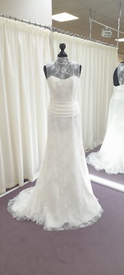 NEU DESIGNER BRAUTKLEID GR 40 EGLANTINE SPITZE HOCHGESCHLOSSEN FIT N FLARE IVORY
