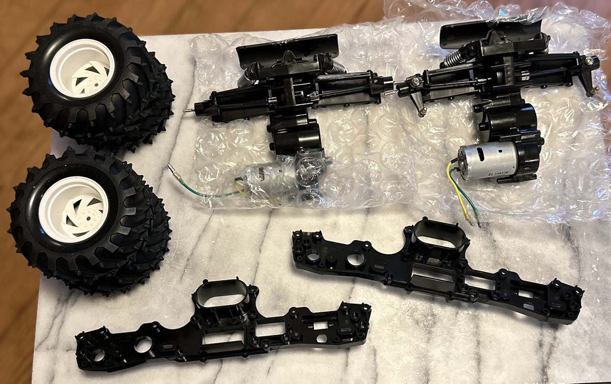 Tamiya Twin Detonator 1/10 Scale RC Twin-Motor 4WD Racing