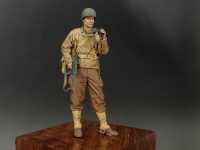 1/35 Built and Painted WWII U.S Army 2nd Rangers Soldier A Captain
