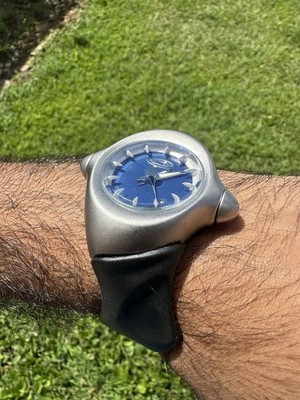 Oakley Crush 1.0 Men's Watch Stainless Steel, Blue Dial Black Band