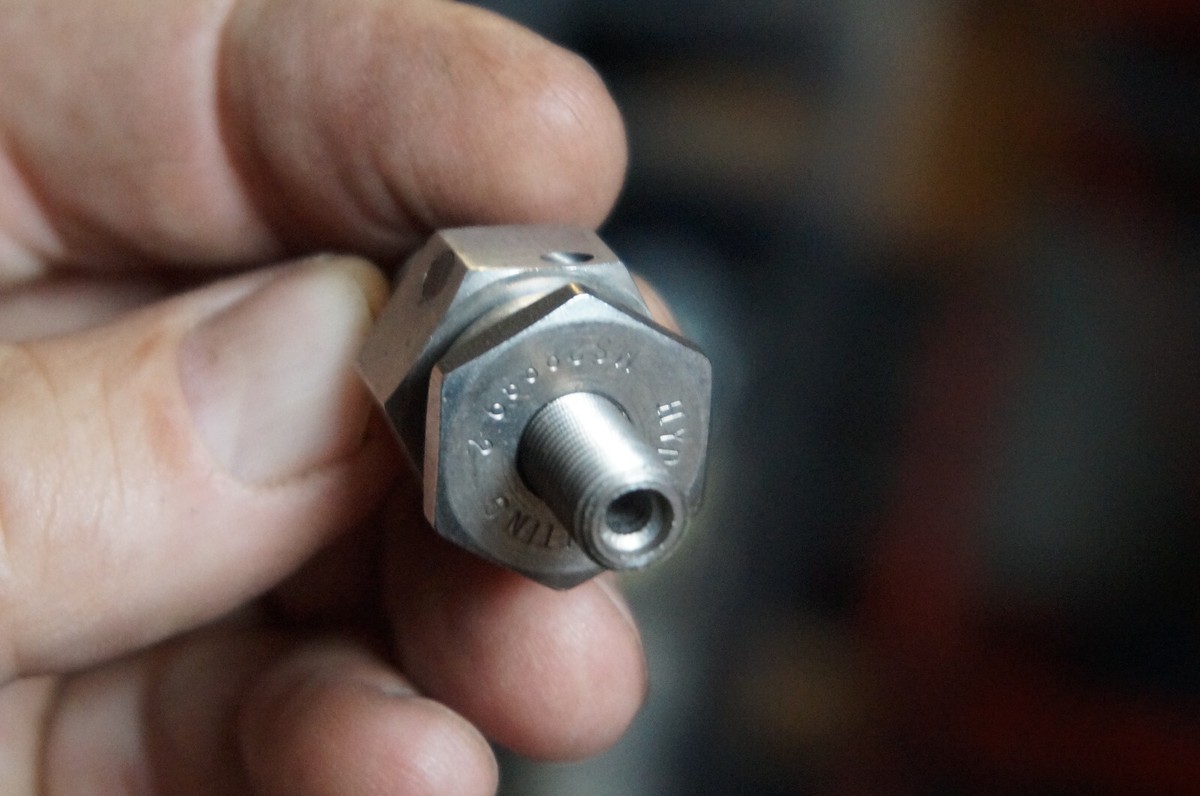 NATIONAL OILWELL Charging Valve Fitting 002-028623-850, 1920049-1 