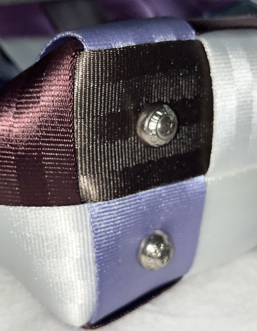 Harveys  Seatbelt Bag - PURPLE HAZE  Large Messenger -NWOT