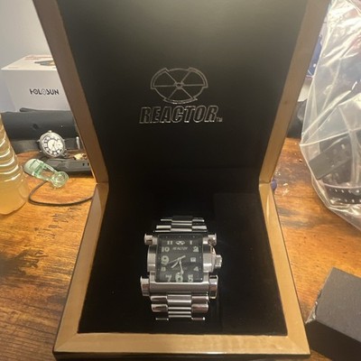 Reactor Men's Quartz Date 100m Black Dial Silver SS Bracelet Watch Box
