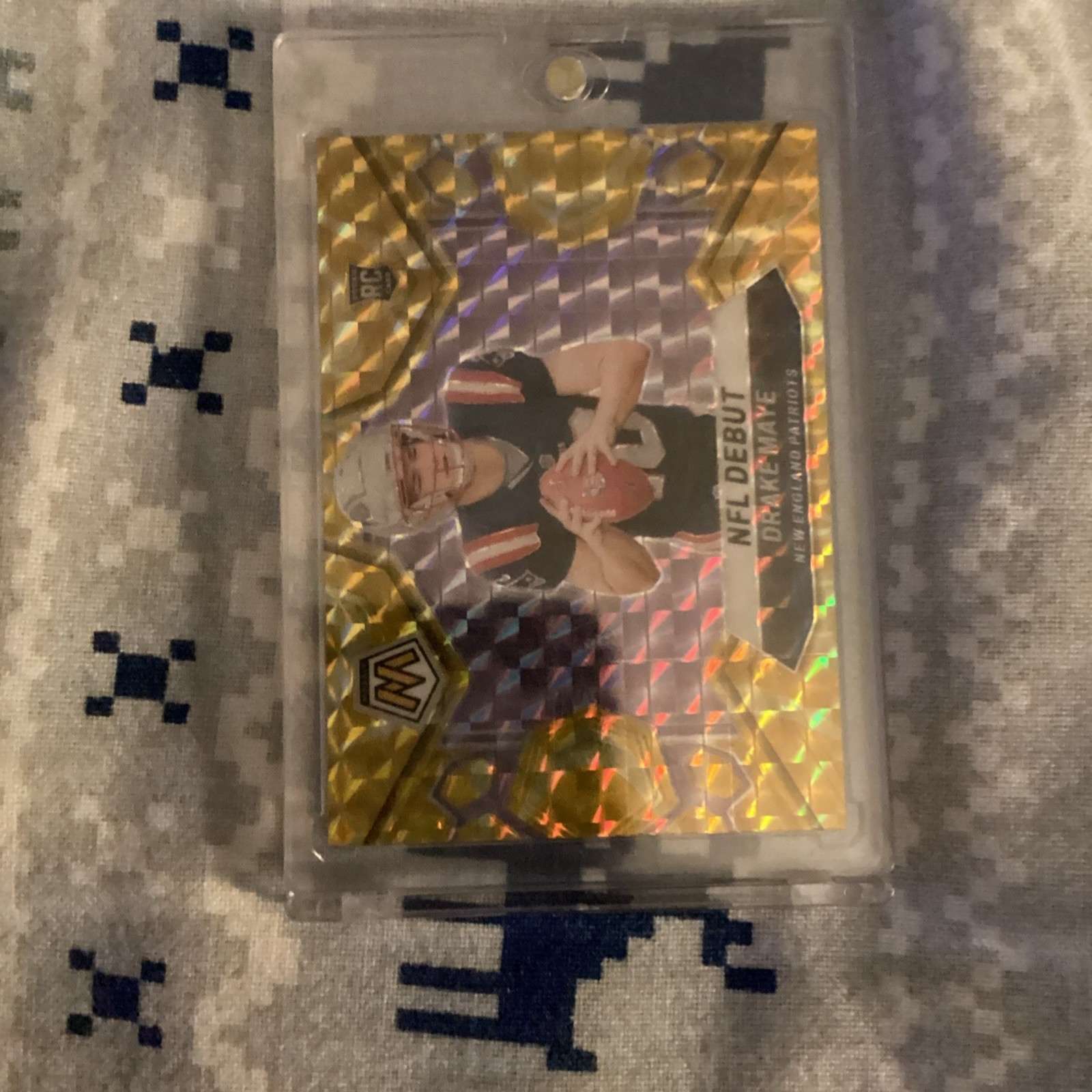 2024 Mosaic Drake Maye Yellow Reactive Rookie NFL Debut RC Mega Exclusive #273