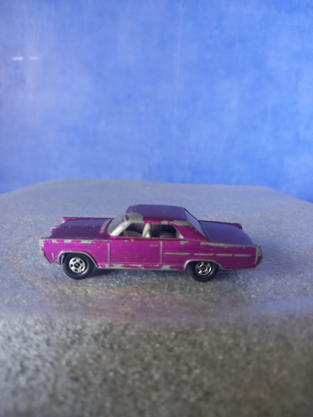 Matchbox Lesney Superfast MB 22 Pontiac GP Sports Coupe - RARE