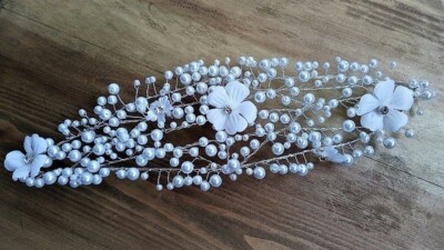 Edles, florales Braut Haarband, Accessoire/Brautschmuck mit größeren Blumen