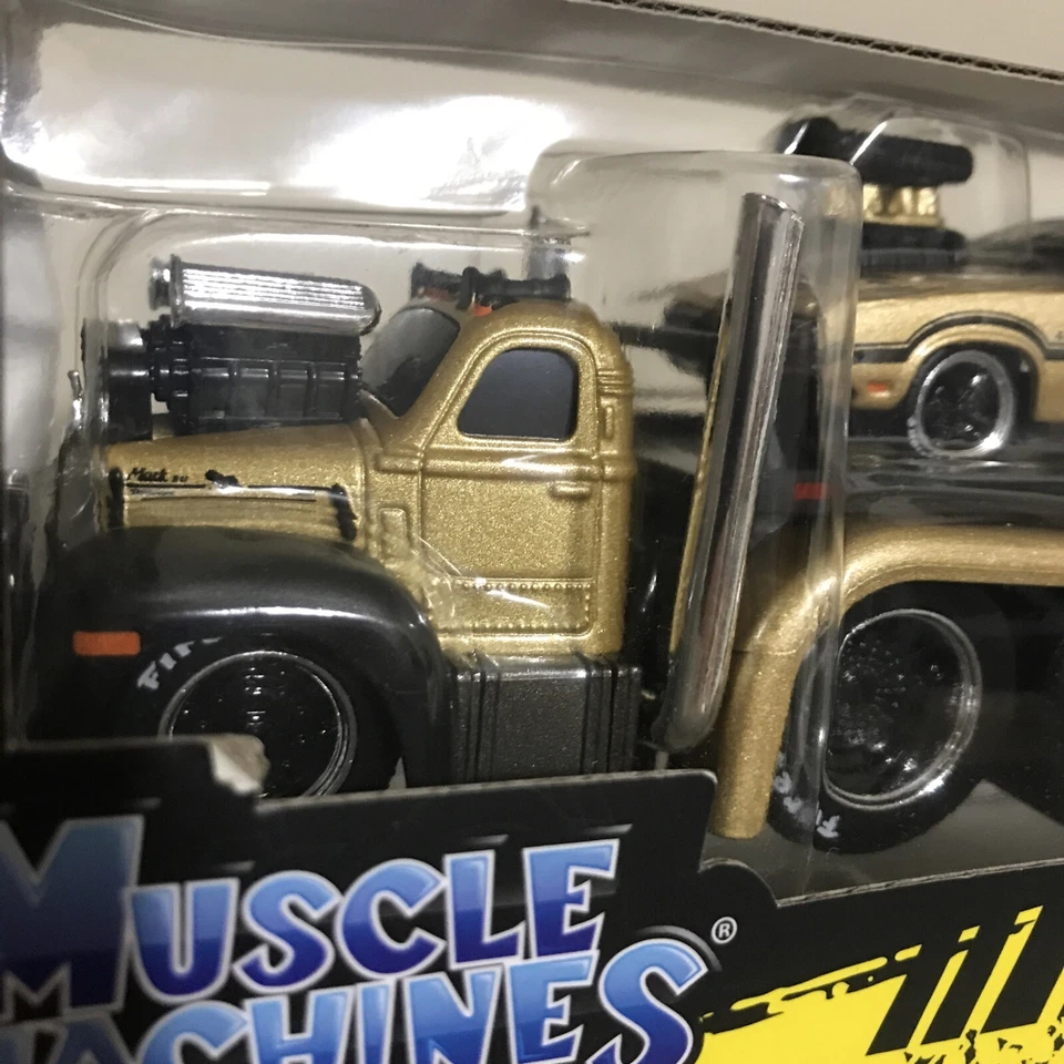 Muscle machines hauler 2021 transport 1970 Oldsmobile 442 1953 Mack B-61 Flatbed - Image 3 of 4