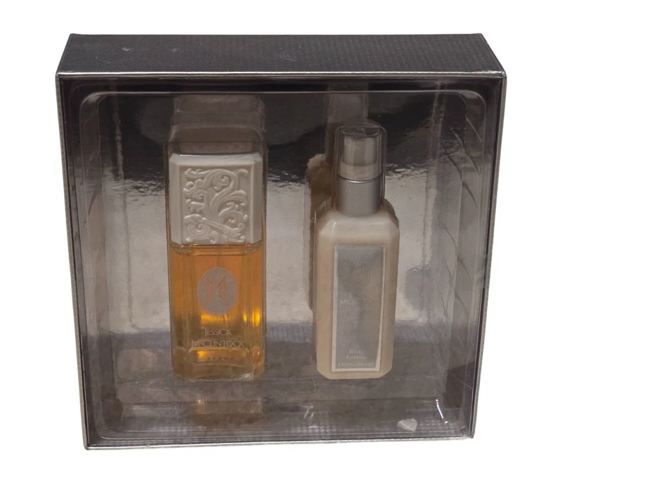 Jessica McClintock 纯净迷人礼品套装香水喷雾和身体乳液 — 第 4/4 张图片