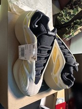 Size 5 - adidas Yeezy 700 V3 Safflower