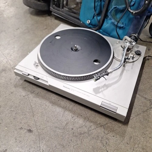 Technics SL-D2 direct drive turntable FOR PARTS OR REPAIR See Notes