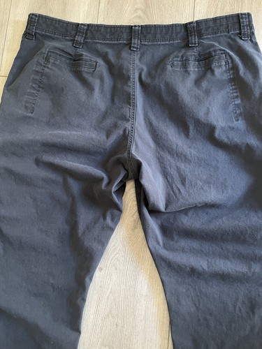 Wrangler Cargo Pants Relaxed Fit 44” X 32” Black Workwear Comfort - Picture 6 of 6