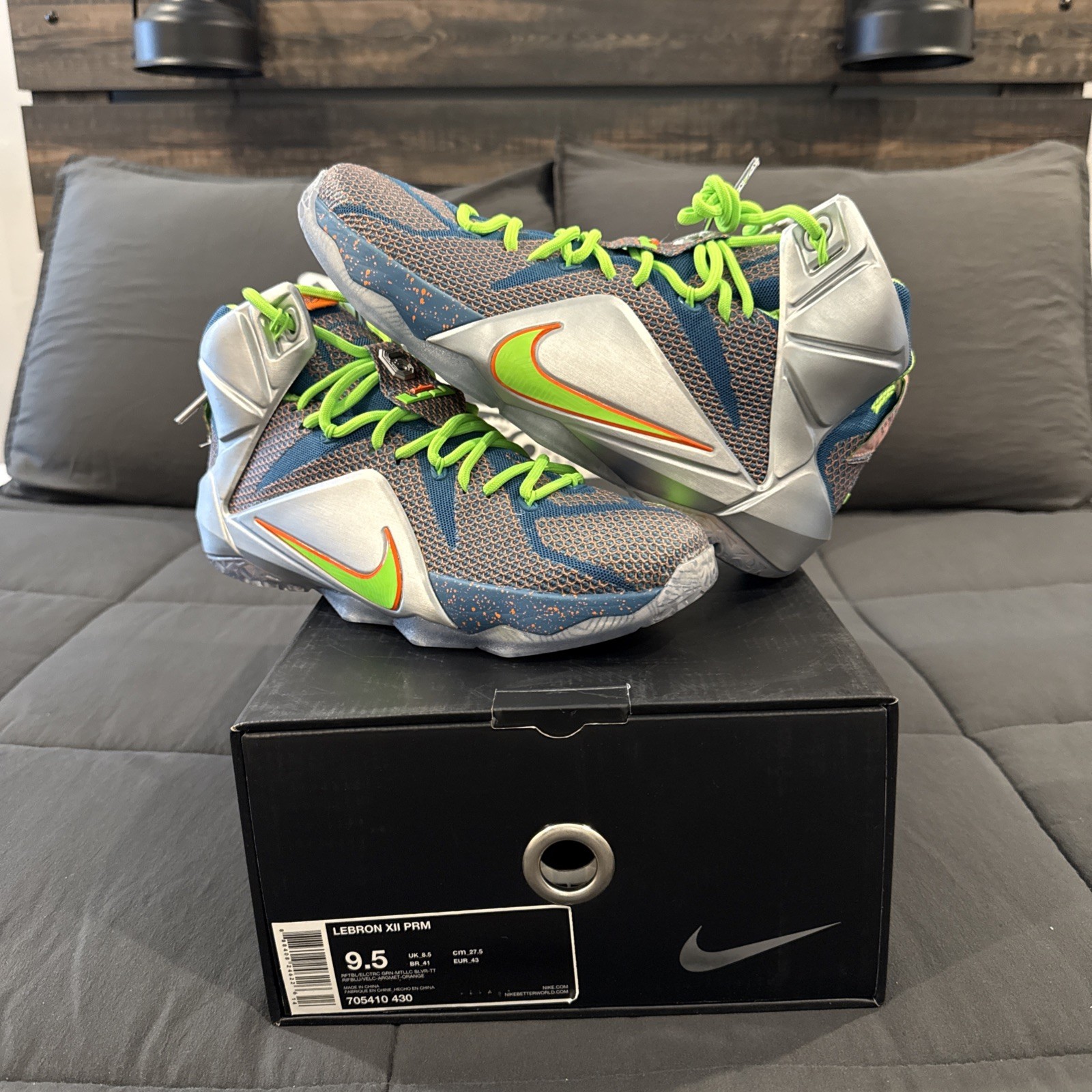 Nike LeBron 12 Trillion Dollar Man Men's size 9.5 705410-430