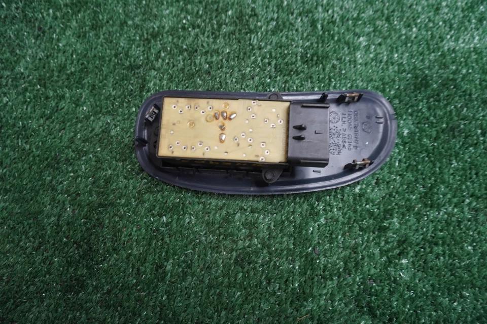 Interruptor de ventana delantero del conductor Chrysler Voyager 1999 2000 2001 2002 OEM 11006BG2165 Foto 2 de 4