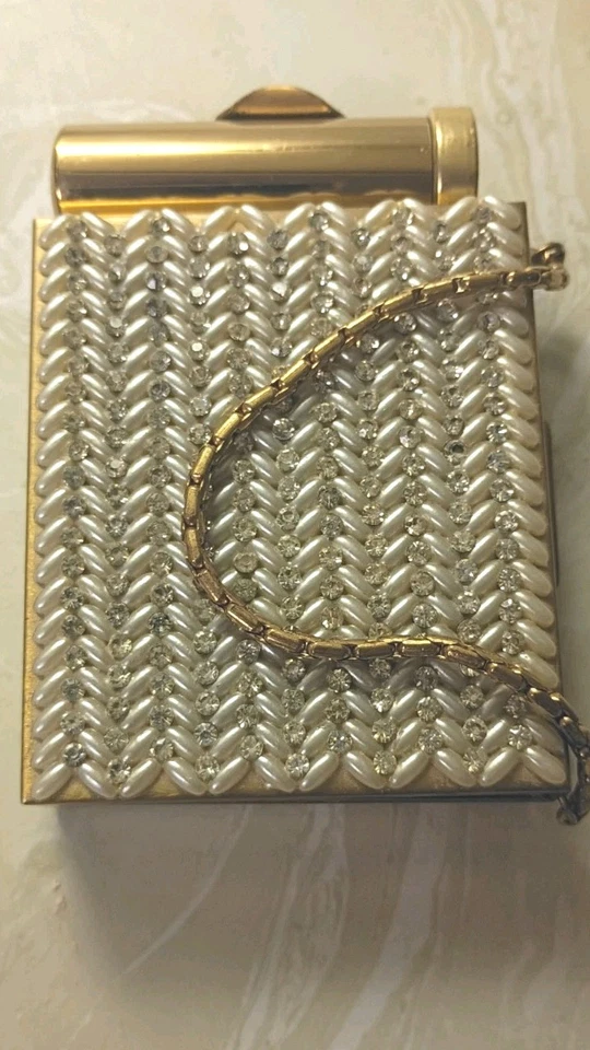 Bolso de Noche Lápiz Labial Espejo Compacto Polvo De Colección Imitación Perla Tono Dorado  Foto 3 de 4