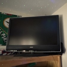 Sony KDL-32S3000 32" LCD TV 720p Black HDMI Composite Component S-Video