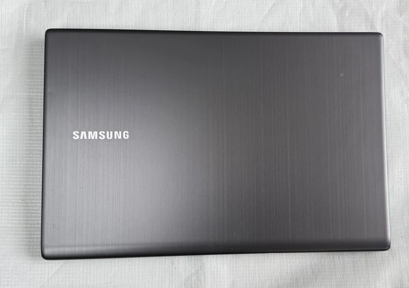 Samsung Series 7 Chronos laptop NP700Z7C - 15.6 ins screen - Image 2 of 4