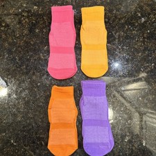 TRAMPOLINE NON-SLIP SOCKS FOR KIDS PKG OF 4 SIZE LARGE 6-9 YRS OLD