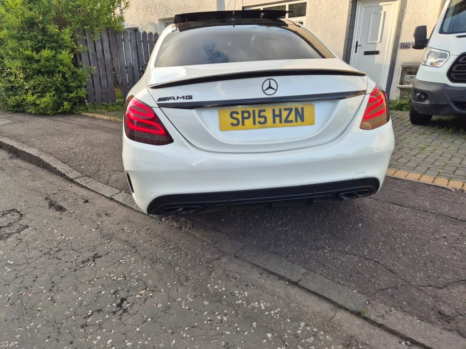 Mercedes C300 Amg Hybrid Premium Plus - Image 3 of 4