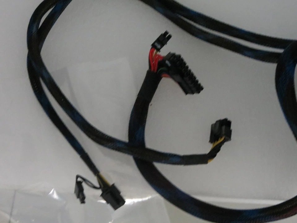 Original RAIDMAX Scorpio Series 635 Watts 80 Plus Bronze ATX Power Supply - Image 4 of 4