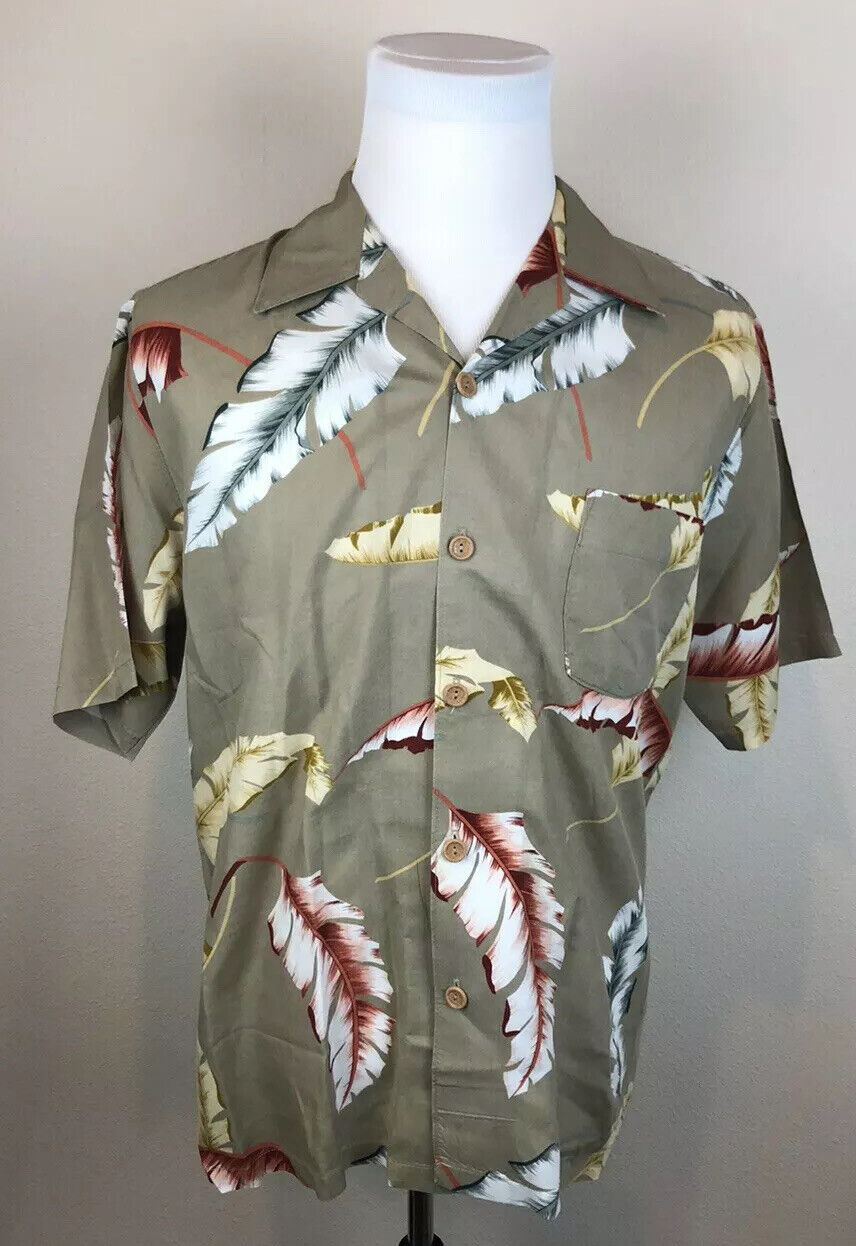 Size mediumlarge Men\u2019s vintage 1990\u2019s vintage car print button up shirt