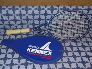 RARE RAQUETTE DE TENNIS VINTAGE PRO KENNEX GRAPHITE SABER 50 + HOUSSE TBE
