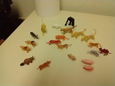 Lot Of 20 Safari Animals Small 6/3/23