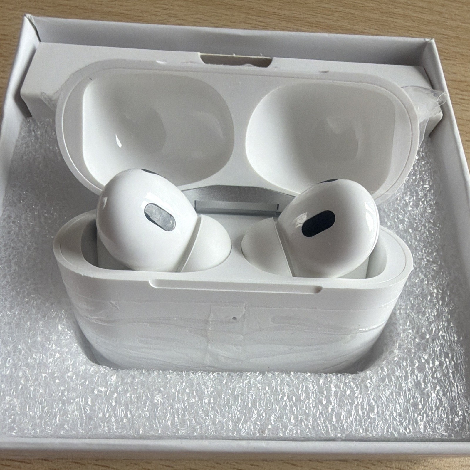 True Wireless Stereo In-Ear Earbuds Bluetooth Wireless, Charging Case, White image 3