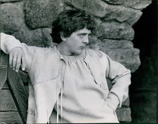 1968 Photo David Hemmings Alfred Great Handsome Young Man Actor Celebrity 8X10