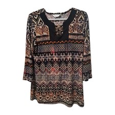 CJBanks M Top 3/4sleeve Keyhole Neckline With Buttons Black Geometric Design