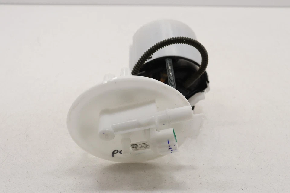 Buick Enclave 2020-2024 tanque de combustible bomba unidad de envío módulo OEM 84479077 Foto 2 de 4