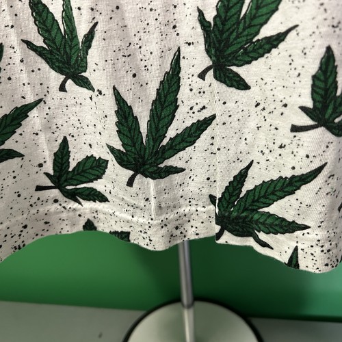 Camiseta MARIHUANA XL Blanca AOP Weed 420 De Colección STONED TO THE BONE Hoja de Maceta - Imagen 5 de 12