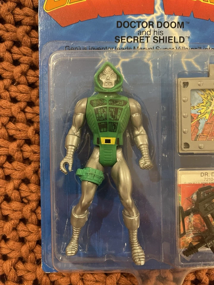 Marvel Super Heroes Secret Wars Doctor Doom - новый 1984 Mattel + ПРОТЕКТОР - Изображение 2 из 4