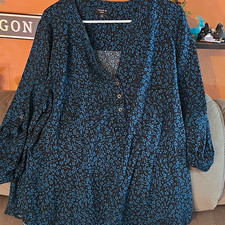 Torrid Plus 2X Star Print V-Neck Long Sleeve Button Front Blouse Black Blue