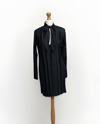 Zara Minikleid Gr. S Small schwarz Plissee Satin Bindekragen Blogger edel Party