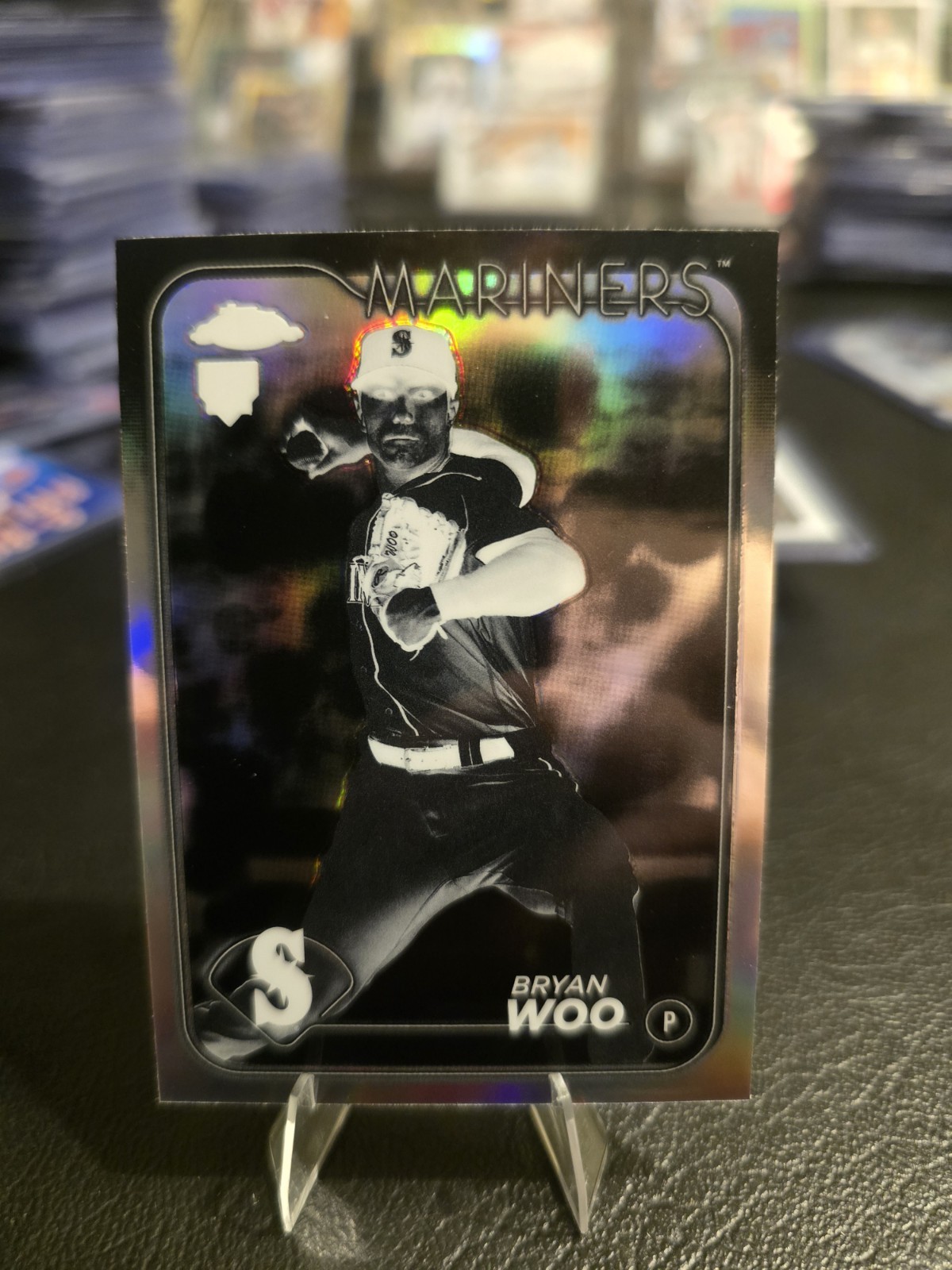 2024 Topps Chrome - Bryan Woo #172 Negative Refractor (RC)