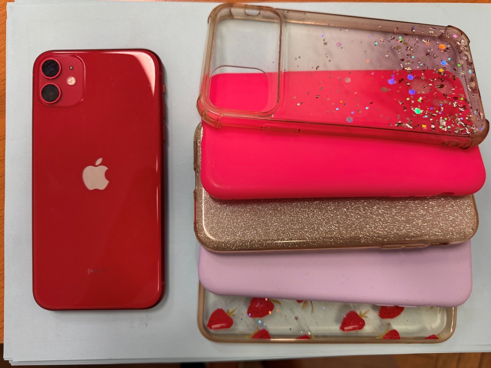 Iphone 11 modello MWL92LL/A 64GB ROSSO + cover + alimentatore